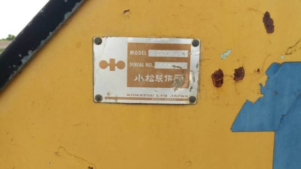 ขาย 155,000 KOMATSU D 20-6 P สไลร์ 6 ทิศทาง เครื่องดี เกียร์แรง สเตอร์ลิ่งดี ช่วงล่างพร้อมใช้งาน เอกสารชื้อขาย  รถอยู่ ปทุมธานี โทร&amp;ไอดีไลน์ 0610710295