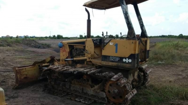 ขาย 155,000 KOMATSU D 20-6 P สไลร์ 6 ทิศทาง เครื่องดี เกียร์แรง สเตอร์ลิ่งดี ช่วงล่างพร้อมใช้งาน เอกสารชื้อขาย  รถอยู่ ปทุมธานี โทร&amp;ไอดีไลน์ 0610710295