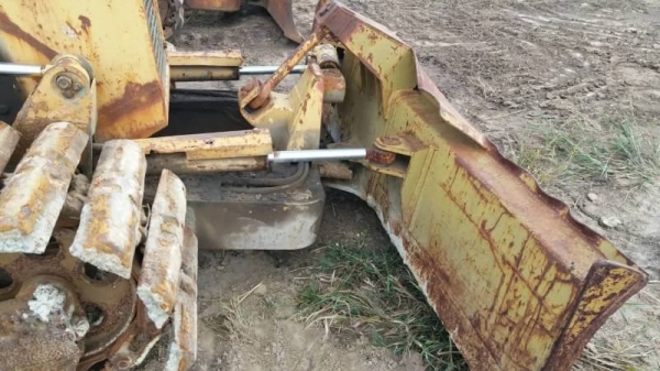 ขาย 155,000 KOMATSU D 20-6 P สไลร์ 6 ทิศทาง เครื่องดี เกียร์แรง สเตอร์ลิ่งดี ช่วงล่างพร้อมใช้งาน เอกสารชื้อขาย  รถอยู่ ปทุมธานี โทร&amp;ไอดีไลน์ 0610710295