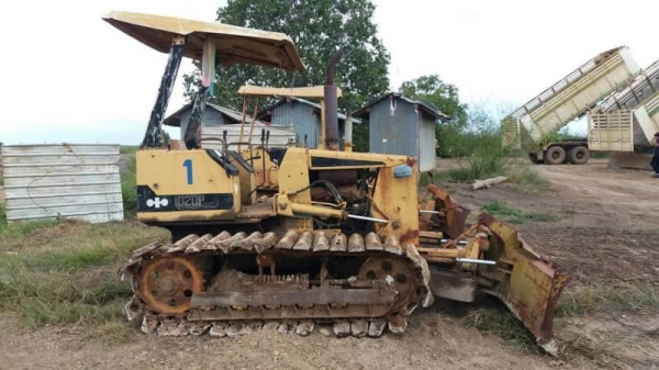 ขาย 155,000 KOMATSU D 20-6 P สไลร์ 6 ทิศทาง เครื่องดี เกียร์แรง สเตอร์ลิ่งดี ช่วงล่างพร้อมใช้งาน เอกสารชื้อขาย  รถอยู่ ปทุมธานี โทร&amp;ไอดีไลน์ 0610710295