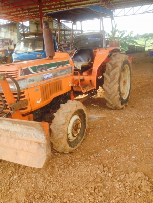 รถไถสภาพสวยL1. 38 แรง โฟร์  อุปกรณ์ไบดัน