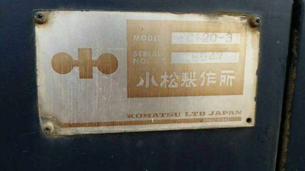 KOMATSU PC 120-3 KOMATSU PC 120-3