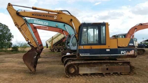 ขาย 365,000 บาท KOMATSU PC120-3 เครื่องดี ปั้มแรง โช่หนา เอวแน่น เอกสารอินวอยท์   รถอยู่ จ.ปทุมธานี โทร&amp;ไอดีไลน์ 0610710295