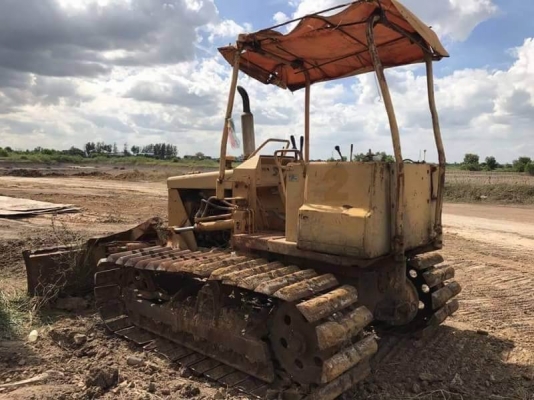 ขายรถแทรกเตอร์ รวม 3 คัน ราคา.470,000 ต่อรองมี.KOMATSU D20P-5 และ D20P-6 และ CAT D3 เอกสารใบแจ้งจำหน่าย สะภาพพร้อมใช้งาน ทั้ง 3 คัน ผานดันปรับ 5 ทิศทาง   สนใจโทร.&amp; ไอร์ดีไลน์ 0610710295 รถอยู่ปทุมธานี