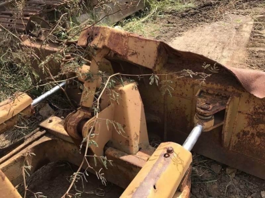 ขายรถแทรกเตอร์ รวม 3 คัน ราคา.470,000 ต่อรองมี.KOMATSU D20P-5 และ D20P-6 และ CAT D3 เอกสารใบแจ้งจำหน่าย สะภาพพร้อมใช้งาน ทั้ง 3 คัน ผานดันปรับ 5 ทิศทาง   สนใจโทร.&amp; ไอร์ดีไลน์ 0610710295 รถอยู่ปทุมธานี