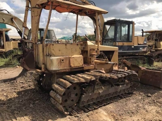 ขายรถแทรกเตอร์ รวม 3 คัน ราคา.470,000 ต่อรองมี.KOMATSU D20P-5 และ D20P-6 และ CAT D3 เอกสารใบแจ้งจำหน่าย สะภาพพร้อมใช้งาน ทั้ง 3 คัน ผานดันปรับ 5 ทิศทาง   สนใจโทร.&amp; ไอร์ดีไลน์ 0610710295 รถอยู่ปทุมธานี