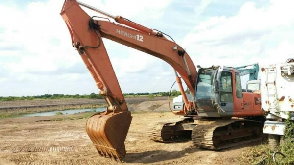 HITACHI ZX 200-1
