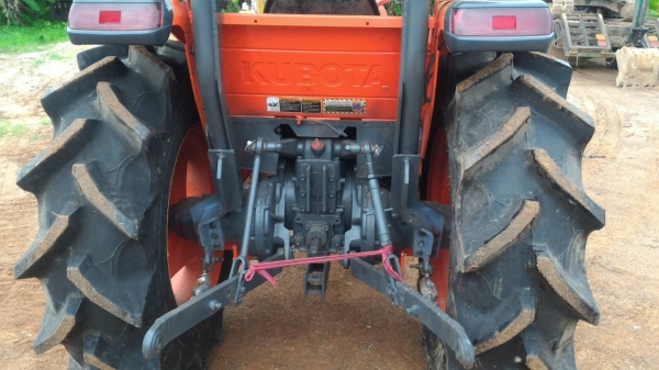 ขายรถไถ KUBOTA L4708 ดันหน้าใหม่ ยางใหม่4 เส้น เปลี่ยนถ่ายของเหลวใหม่ พร้อมใช้งาน เครื่อง เกียร์ ไฮดรอลิค  ดี ราคา 365,000 สนใจโทรคุยกันก่อนได้ครับ มีรถขนส่งบริการทั่วไทย ร้านสามย่านแทรคเตอร์ อ.แกลง จ.ระยอง โทร 0818618678  ,0899347475 id line=0818618678 l