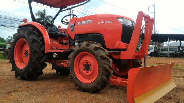 ขายรถไถ KUBOTA L4708 ดันหน้าใหม่ ยางใหม่4 เส้น เปลี่ยนถ่ายของเหลวใหม่ พร้อมใช้งาน เครื่อง เกียร์ ไฮดรอลิค  ดี ราคา 365,000 สนใจโทรคุยกันก่อนได้ครับ มีรถขนส่งบริการทั่วไทย ร้านสามย่านแทรคเตอร์ อ.แกลง จ.ระยอง โทร 0818618678  ,0899347475 id line=0818618678 l
