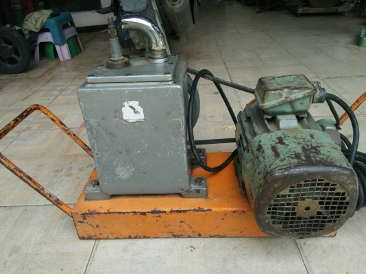 เครื่องแวคคั่มปั๊มแอร์ (made in GDR) เยอรมัน