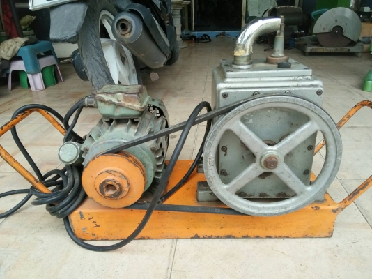 เครื่องแวคคั่มปั๊มแอร์ (made in GDR) เยอรมัน