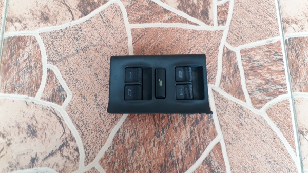 สวิทช์ควบคุมกระจก Audi A4 B5 หน้าข้างขวา สวิทช์ควบคุมกระจก Audi A4 B5 หน้าข้างขวา