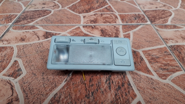 ไฟในเก๋ง ไฟเพดาน Volk Golf มีสวิตช์ซันรูฟ ไฟในเก๋ง ไฟเพดาน Volk Golf มีสวิตช์ซันรูฟ