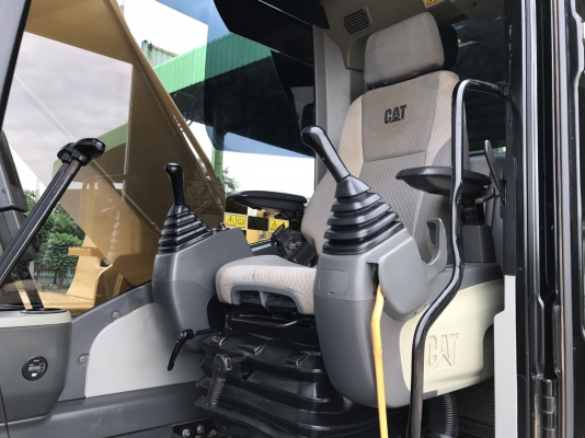 ขาย CAT320D 5000 ชั่วโมง รถสวยเดิม พร้อมใช้งาน ชมรถได้ทุกวัน สนใจติดต่อ 081-4283210 ไอดีไลน์ KOBELCO14