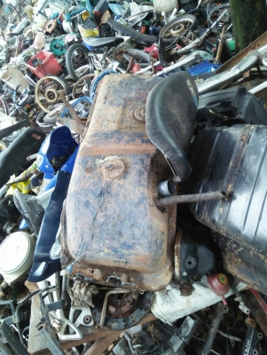 ขายถังน้ำมัน TFR  มีหลายรุ่นอีสุุสุ 1800 บาท 081-6278866 089-5498253