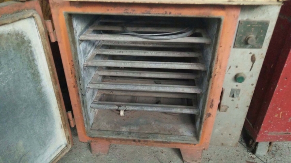 ตู้เชื่อมกับตู้อบลวดเชื่อมขายเหมาแยกได้ครับ