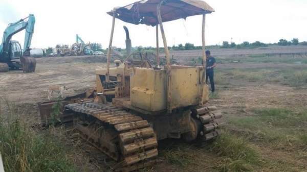 ขายด่วนแทรกเตอร์ตีนตะขาบ