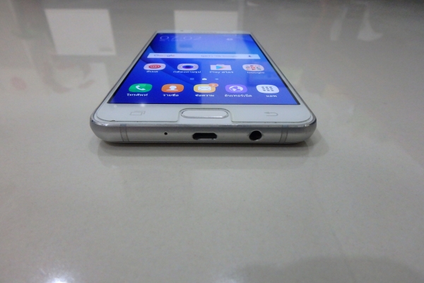 Samsung Galaxy J5 (2016) SM-J510FN สีขาว สภาพใหม่ ติดฟีล์ม ประกันศูนย์ถึง พย.60 มีที่ชาร์ท หูฟัง ส่ง