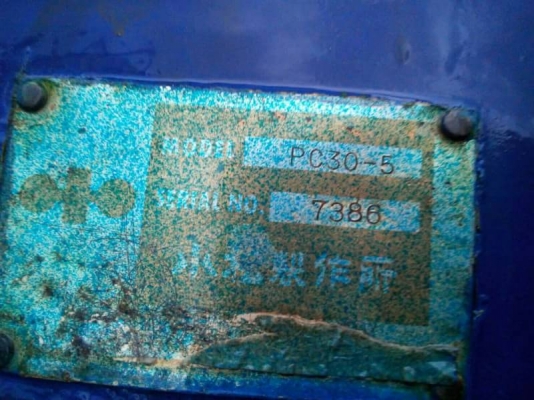 KOMATSU  PC 30-5