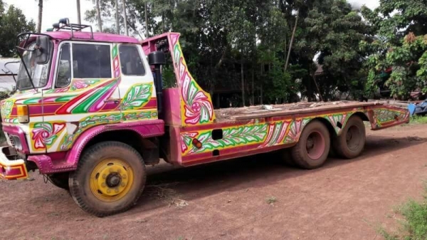 ขาย 335,000 HINO KT920 เพลาเดียว เครื่อง EH700-168 แรง (หางขึ้น 200 ได้) หัวบาง ยางดี คัสชีสวย เอกสารเล่มทะเบียน รถอยู่ จ.ศรีสะเกษ 090-772-3710 090-772-3708