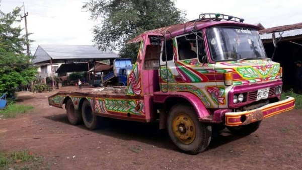 ขาย 335,000 HINO KT920 เพลาเดียว เครื่อง EH700-168 แรง (หางขึ้น 200 ได้) หัวบาง ยางดี คัสชีสวย เอกสารเล่มทะเบียน รถอยู่ จ.ศรีสะเกษ 090-772-3710 090-772-3708