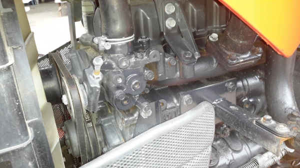 รถไถ KUBOTA รุ่น M7040 พร้อมอุปกรณ์ 2 ชิ้น ดันหน้า  ผาลหลัง