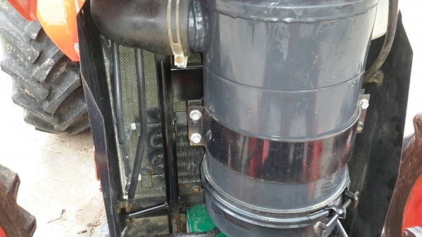 รถไถ KUBOTA รุ่น M7040 พร้อมอุปกรณ์ 2 ชิ้น ดันหน้า  ผาลหลัง