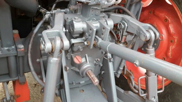 รถไถ KUBOTA รุ่น M7040 พร้อมอุปกรณ์ 2 ชิ้น ดันหน้า  ผาลหลัง