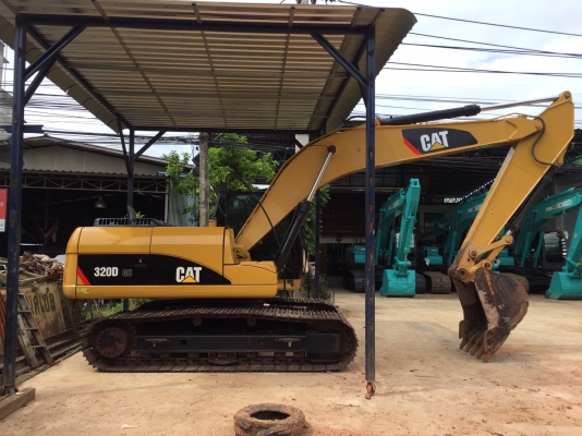 CAT 320D