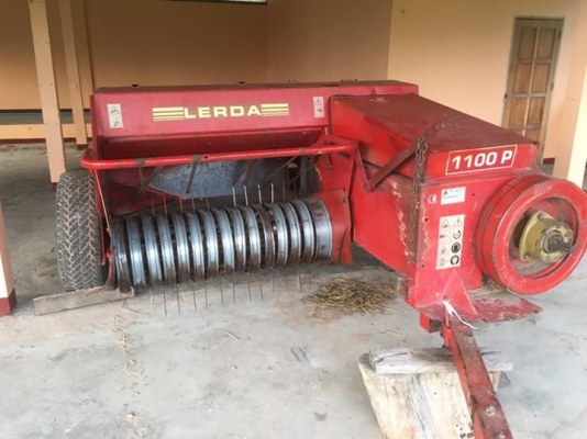 เครื่องอัดฟางบล็อกใหญ่LERDA