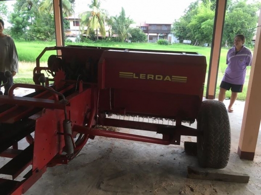 เครื่องอัดฟางบล็อกใหญ่LERDA