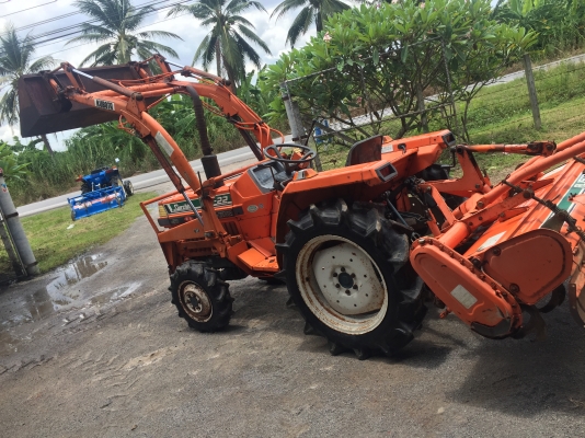ขายรถไถเก่าญี่ปุ่น ยี่ห้อ คูโบต้า KUBOTA รุ่น ZL1-22 ขับเคลื่อน4ล้อ (4WD) 22 เเรงม้า