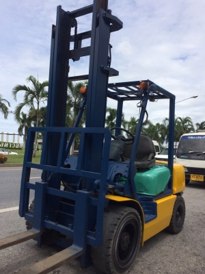 ฟอร์คลิฟต์KOMATSU3ตัน เสา4เมตร รุ้น14 เกียร์ธรรมดา เครื่องดีเซล