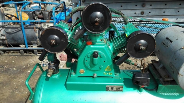 ** SOLD ** ปั้มลมฟูเช็ง FUSHENG 5 HP 245 Lite มอเตอร์ Hitachi ไฟบ้าน 220V พร้อมใช้ ** SOLD ** ปั้มลมฟูเช็ง FUSHENG 5 HP 245 Lite มอเตอร์ Hitachi ไฟบ้าน 220V พร้อมใช้