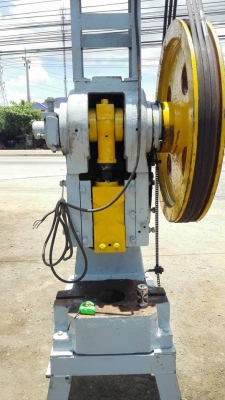 ปั้มเหล็กหล่อคอตันรุ่นหนัก มอเตอร์ 5 HP 380V พร้อมใช้