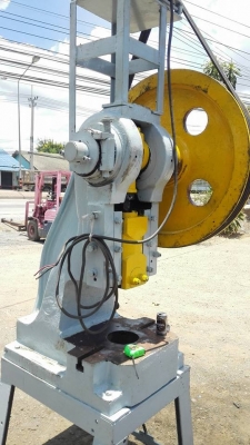 ปั้มเหล็กหล่อคอตันรุ่นหนัก มอเตอร์ 5 HP 380V พร้อมใช้