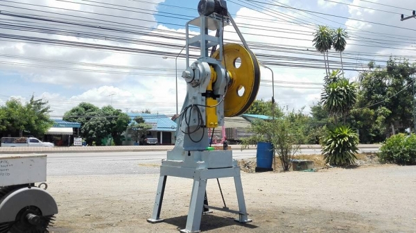 ปั้มเหล็กหล่อคอตันรุ่นหนัก มอเตอร์ 5 HP 380V พร้อมใช้