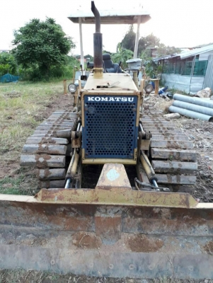 ขาย 175,000 KOMATSU D 20-6 P ใบมีดสไลร์ 6 ทิศทาง เครื่องดี เกียร์แรง  โซ่หนา แผ่นตีนเป็ด รถสวยพร้อมใช้ รถอยู่ ชลบุรี 090-772-3710 090-772-3708