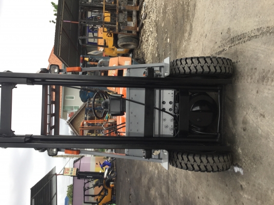 ขาย โฟรคลิฟท์ โตโยต้า รุ่น 6 ดีเซล 2.5 ตันเสา 4 เมต