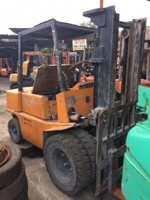 ขาย เยล 2.5 ตัน ดีเซล เสา 3 เมตร