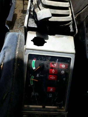 ขาย 250,000 KOBELCO sk 60-2 เครื่องดี ปั้มแรง เอวแน่น ช่วงล่างดี แต่บูมอามมีรอยปะดาม รถอยู่ ชลบุรี 090-772-3710 090-772-3708