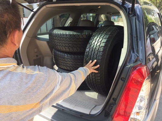 ยาง Bridgestone 245 70 16 ปี17 มี3ชุด ดอกเต็ม ไม่มีปะ เนื้อนิ่มๆ ใช้ยาว ราคาไม่แพง