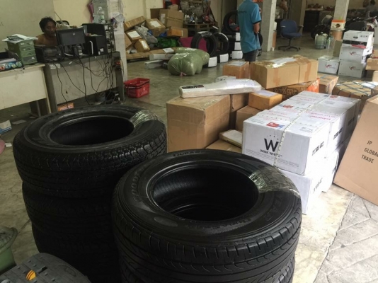 ยาง Bridgestone 245 70 16 ปี17 มี3ชุด ดอกเต็ม ไม่มีปะ เนื้อนิ่มๆ ใช้ยาว ราคาไม่แพง