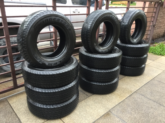 ยาง Bridgestone 245 70 16 ปี17 มี3ชุด ดอกเต็ม ไม่มีปะ เนื้อนิ่มๆ ใช้ยาว ราคาไม่แพง