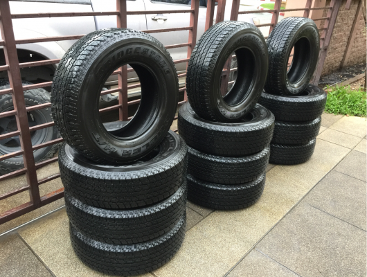 ยาง Bridgestone 245 70 16 ปี17 มี3ชุด ดอกเต็ม ไม่มีปะ เนื้อนิ่มๆ ใช้ยาว ราคาไม่แพง
