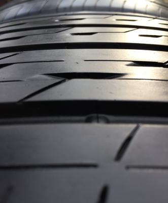 ยาง Bridgestone 245 50 18 ปี17 ดอกเต็ม ไม่มีปะ เนื้อนิ่มๆ ใช้ยาว ราคาไม่แพง