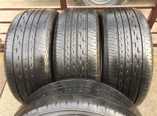 ยาง Bridgestone 245 50 18 ปี17 ดอกเต็ม ไม่มีปะ เนื้อนิ่มๆ ใช้ยาว ราคาไม่แพง