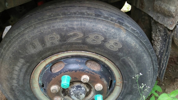รถอีซูซุ10 ล้อดั้ม FXZ 240 แรงม้า. , ( หัว ขาว. ) สนใจติดต่อ 081 - 6079515