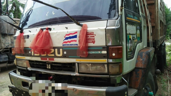 รถอีซูซุ10 ล้อดั้ม FXZ 240 แรงม้า. , ( หัว ขาว. ) สนใจติดต่อ 081 - 6079515