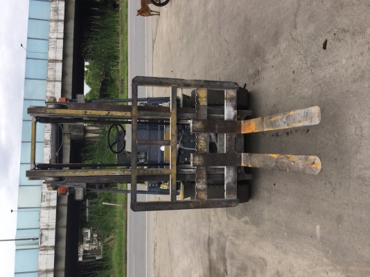 ขาย โฟรคลิฟท์ โคมะสุ 2.5 ตันดีเซล เสา 3 เมตร